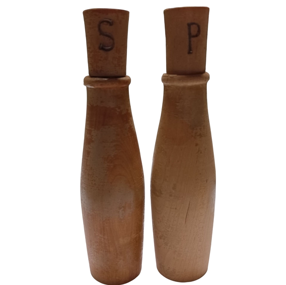 VINTAGE 1950S NATURAL WOOD SCREW ON TOP SALT & PEPPER SHAKER SET 🤎